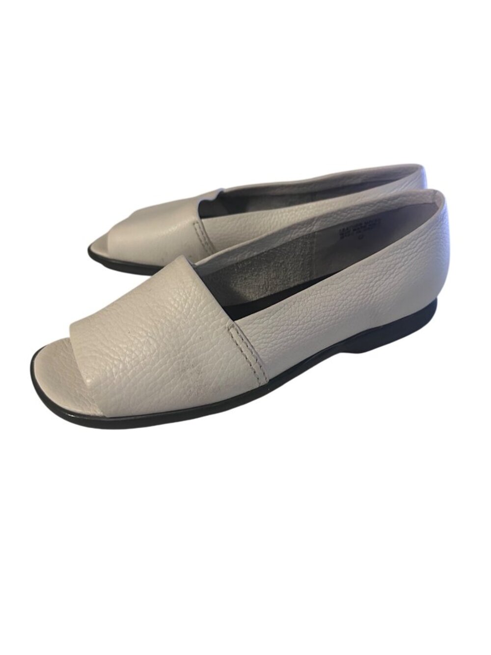 Etienne Aigner white leather open toe flat size 6.5N